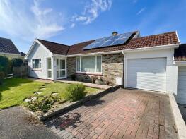 25, Edinburgh Close, St. Austell PL25 3PN