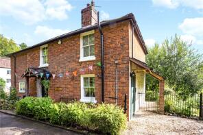 Isobel Cottage, A4 Beckhampton Roaundabout East To Silbury Hill Car Park, Marlborough SN8 1QJ