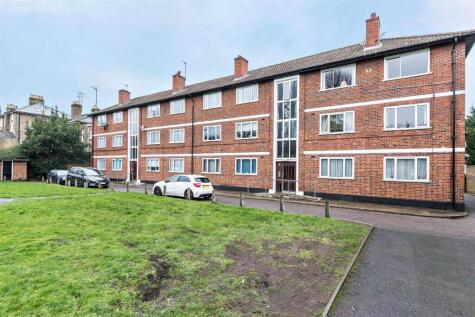 Beverley Road, Barnes, London, SW13