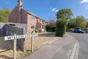 1, Willow Gardens, Emsworth PO10 8TX