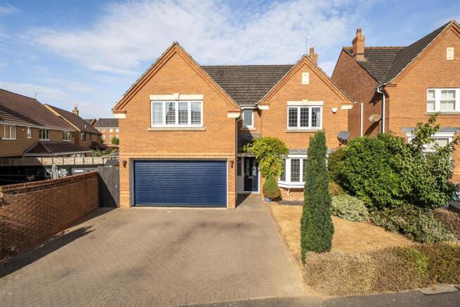 1 Roman Close, Wootton
