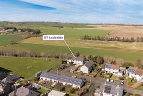 57, Ladeside, Reston TD14 5JW
