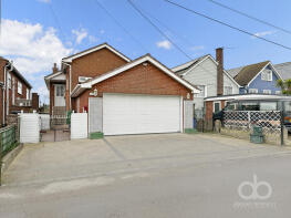 35, Eastern Promenade, Clacton-on-sea CO16 8LG