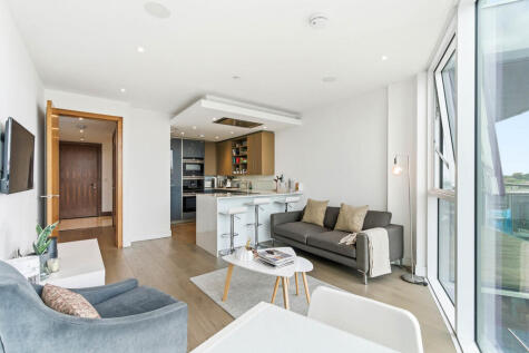 Pinnacle House, Battersea Reach