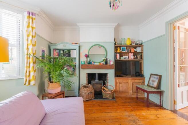 0J1RBM - Living Room B.jpg