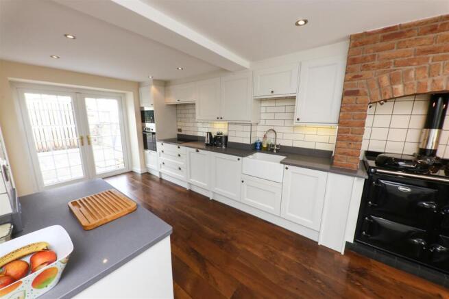 FARMHOUSE STYLE DINING KITCHEN