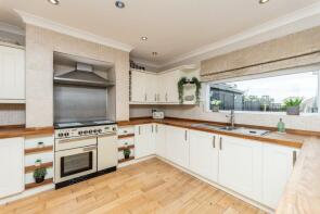 2 Rowyn, Castle Hills Road, Womersley, Doncaster DN6 9AU
