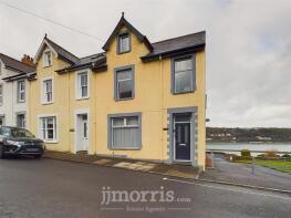Mowbray, Heol Dewi, Fishguard SA65 9DU