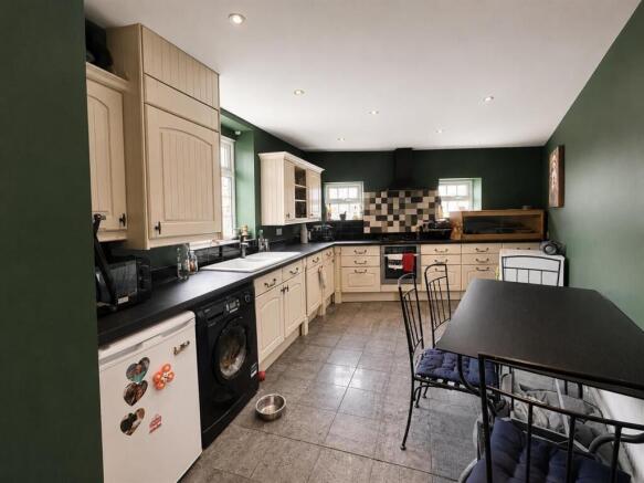 Kitchen Dining 2.jpg