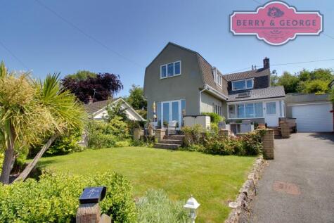 Bryn Coch Lane, CH7 5EJ