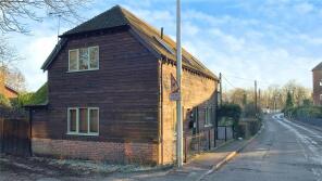 2, Naylors Barn, Station Road, Woolhampton, Reading RG7 5SQ