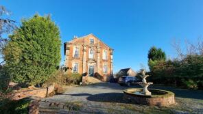Summer House, New Road, Wrinehill, Crewe CW3 9BY