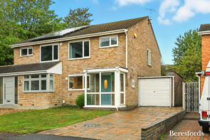 20, Falkirk Close, Hornchurch RM11 3QJ