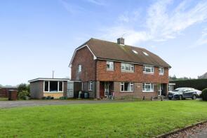 2, Oak Tree View, Runfold St George, Badshot Lea, Farnham GU10 1PP
