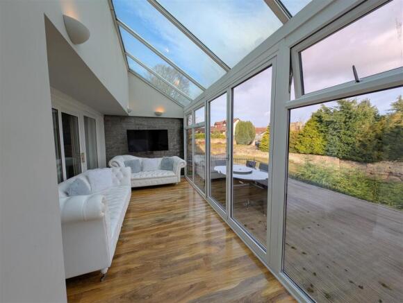 GLASS ROOM