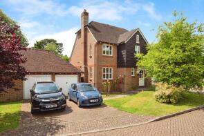 2, Mcmichaels Way, Etchingham TN19 7HJ