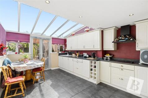 Becontree Avenue, Dagenham, RM8