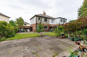 23, Henshaw Oval, Yeadon, Leeds LS19 7TS