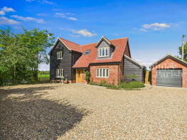 1, Manor Farm Bungalow, Diss Road, Tibenham NR16 1QF