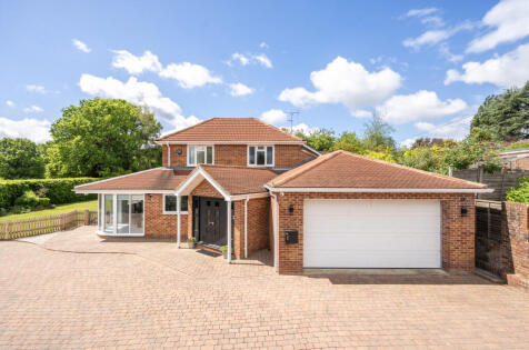 Oakleigh Drive, Landford, Salisbury, Wiltshire, SP5