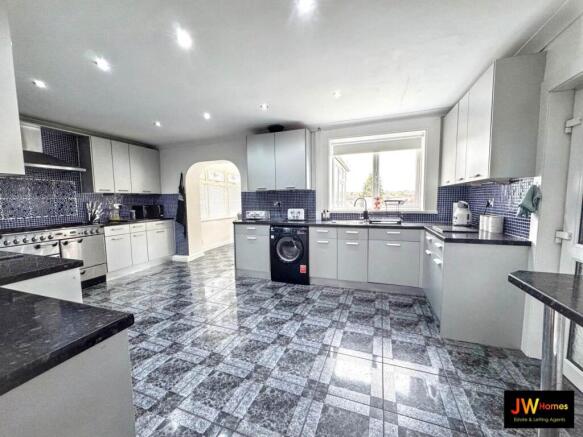 KITCHEN 1 (6)