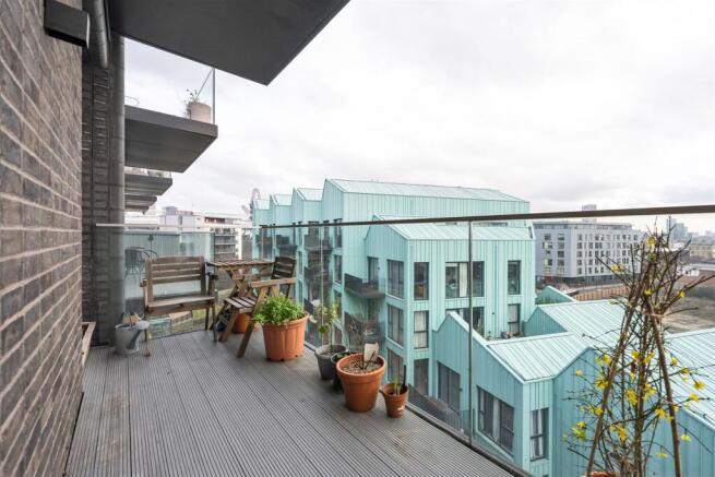Hart Yard, E3