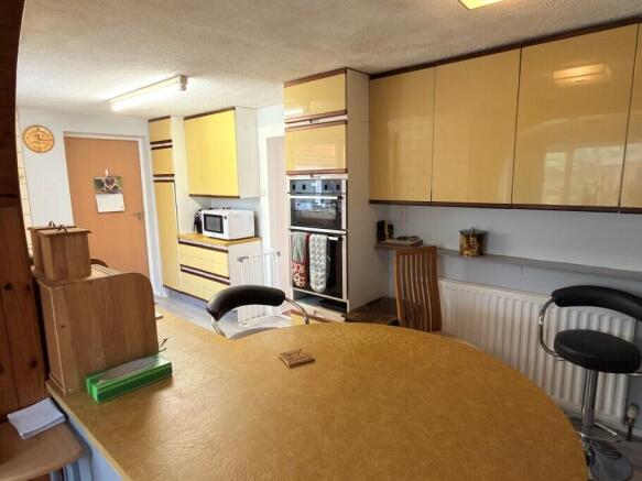 Kitchen Pic 1