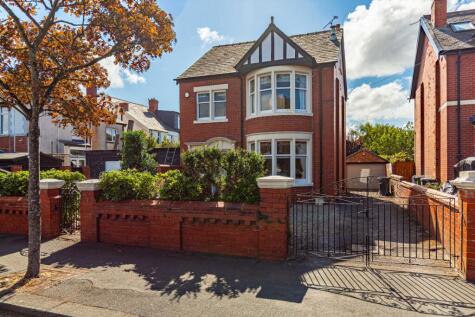Lord Street, Lytham Saint Annes, FY8