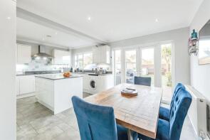 39, Oak Close, Crawley RH10 3QT