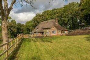 The Thatch, Rifle Range Lane, Aylesbury HP17 0XU