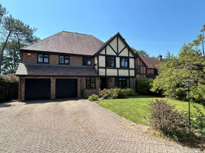 Wills Close, Corfe Mullen, Wimborne, Dorset. BH21