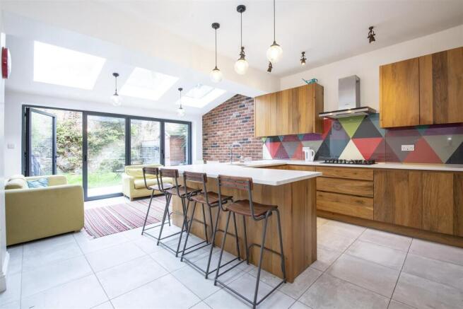 119 Gassiot Road kitchen 2.jpg