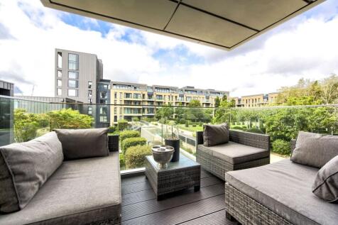 Central Avenue, Fulham, London, SW6