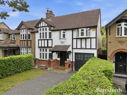 Alexander Lane, Shenfield, CM15