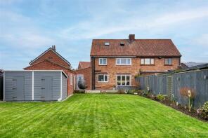 24, Pilmar Lane, Hull HU12 0HN