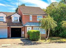 10, Finches Close, Littlehampton BN17 7GU