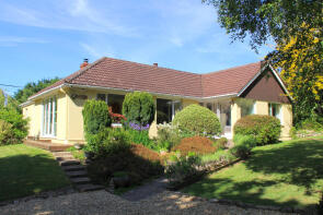 Tanglewood, Solent Road, Yarmouth PO41 0XY