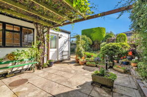 2, Farm Lane, Shurdington, Cheltenham GL51 4XL