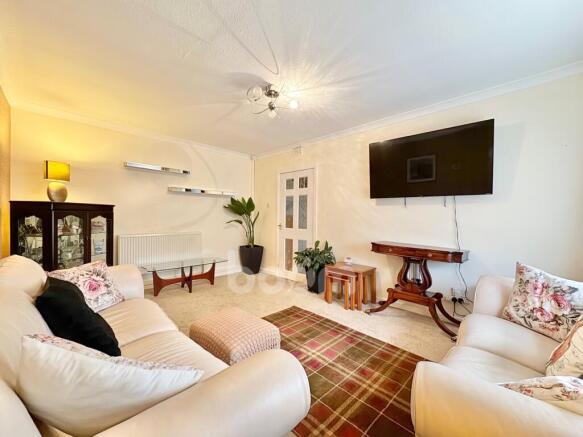 Ness Avenue, Johnstone lounge pic