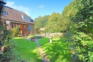 11, Beechfield, Frilsham, Thatcham RG18 9XF