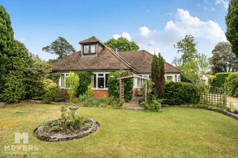 Dene Walk, Ferndown, BH22 8