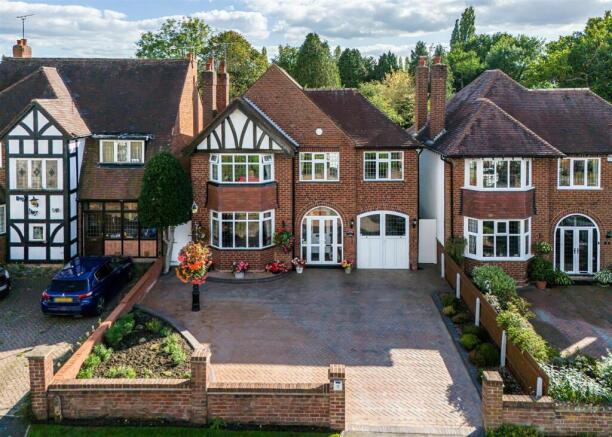 9 Meadow Road-drone-1.jpg