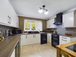 63, Hill Crest View, Cwmtillery, Abertillery NP13 1LX