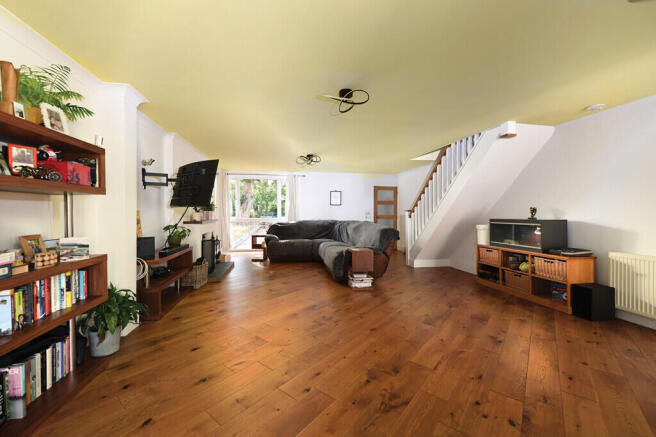 28 Darby Green La...