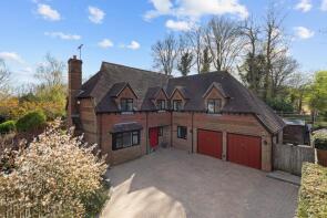 Fallow House, Farm Close, Horsham RH12 3QT