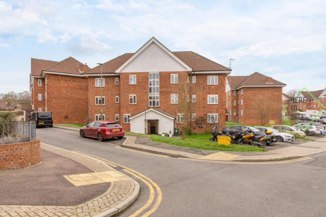 100 Elmshurst Crescent, East Finchley, London, N2