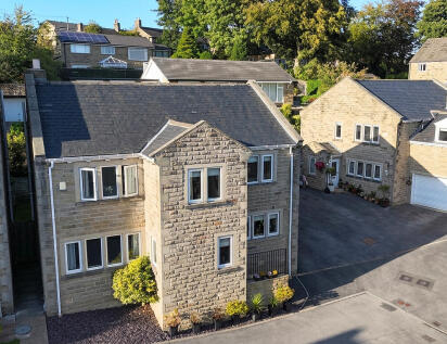 5 Wellcroft Gardens, Hipperholme, HX3 8HS