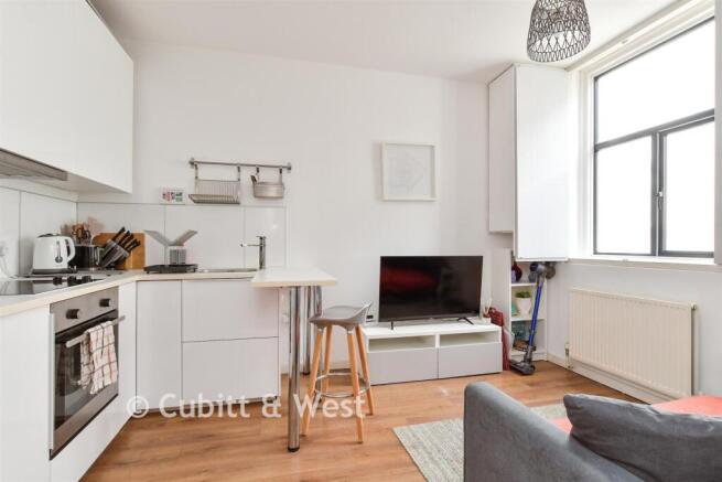 Lounge/ Kitchen