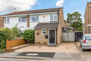 15, Hensley Close, Hitchin SG4 9QF