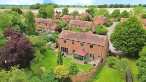 5, Hithersand Close, Warwick CV35 8BW